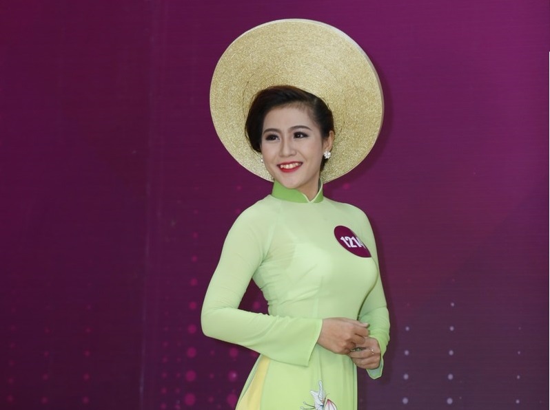 Một trong những thí sinh tạo ấn tượng mạnh với ban giám khảo là Trương Thị Thanh Trà (SBD 1214). Vì yêu thích và mong muốn thử thách bản thân, cô đã cùng bạn thân chạy xe máy từ Khánh Hòa lên Đà Lạt để tranh tài.