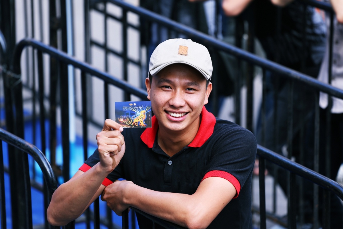 Gioi tre lap ky luc voi buc tuong cao nhat Viet Nam hinh anh