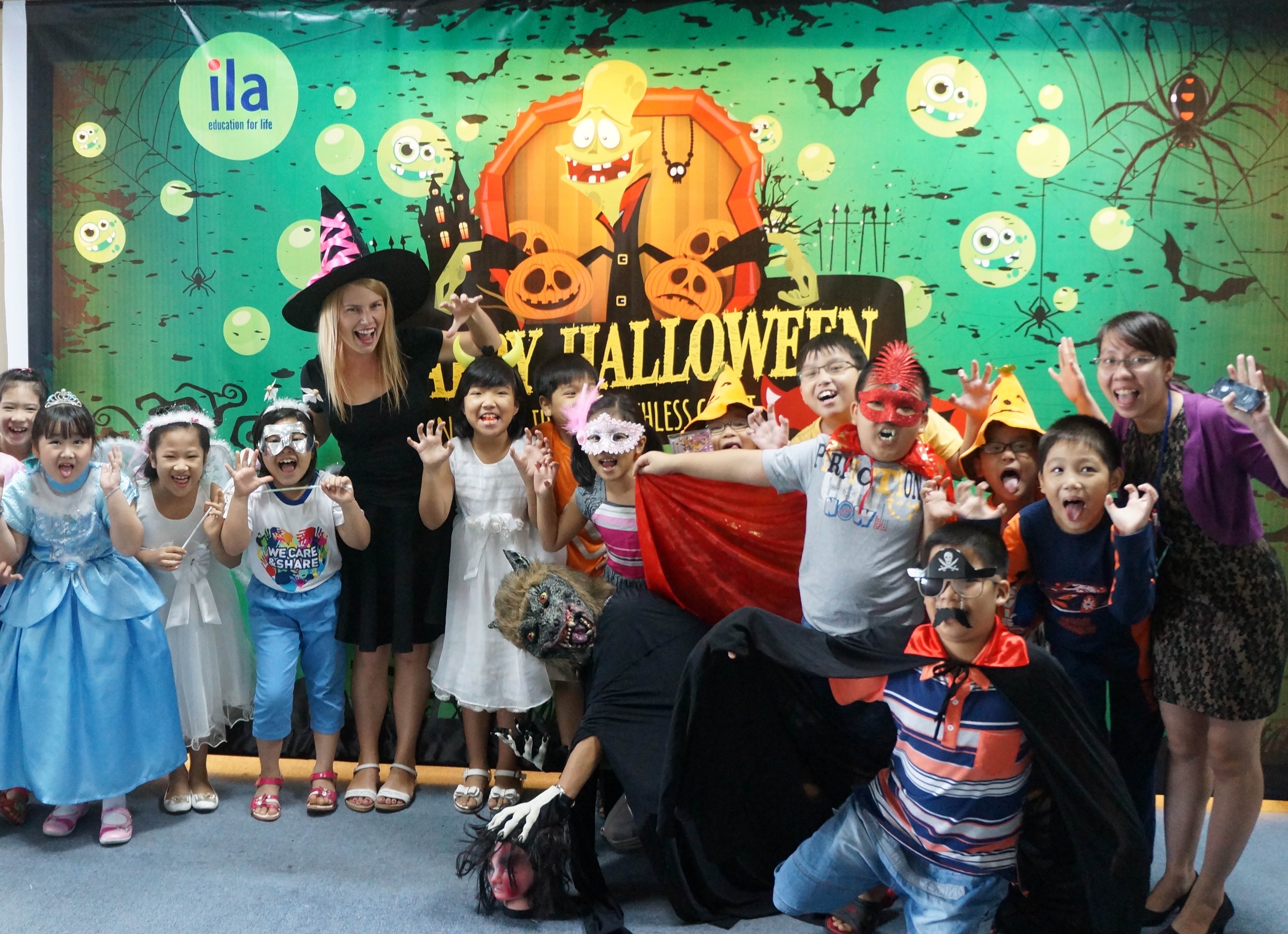 Những tấm hình kỷ niệm dễ thương của các giáo viên ILA và học viên tại góc Tiểu Yểu