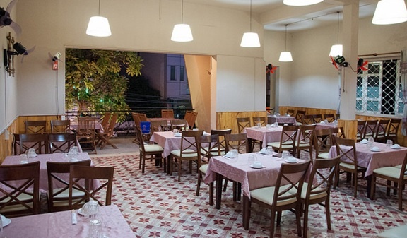    Nhà hàng có nhiều không gian riêng để phục vụ khách hàng tốt nhất.