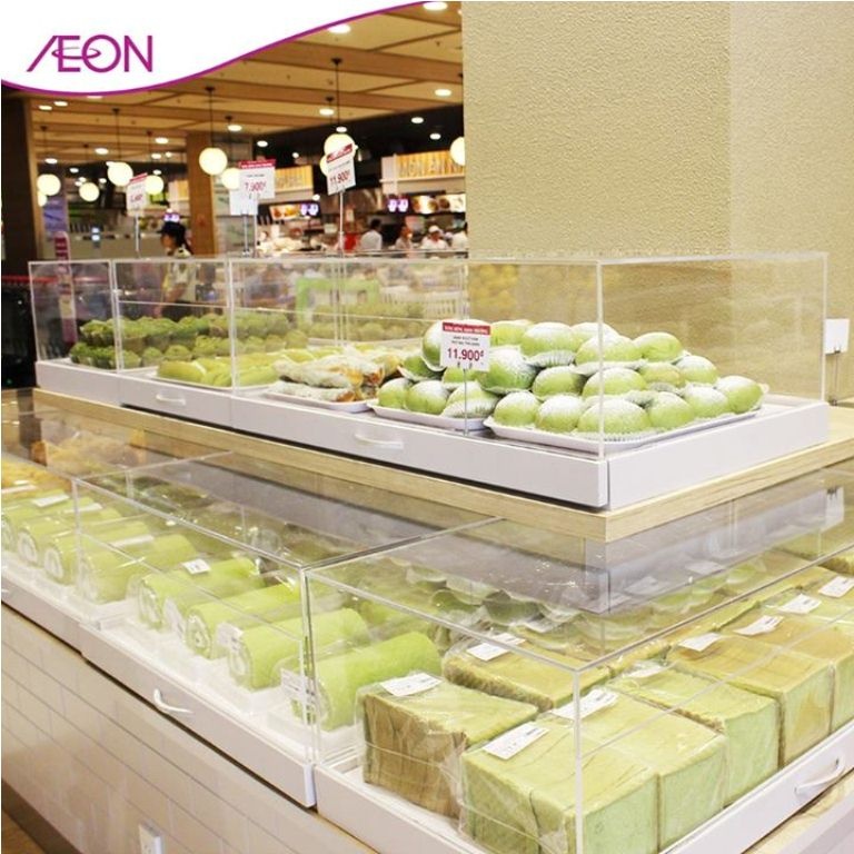 Ăn xong món mặn sẽ đến các món ngọt tráng miệng. Trà xanh trứ danh Nhật Bản được chế biến thành đủ loại món ăn đang xếp hàng chờ thực khách lựa chọn. Từ bánh ngọt đến kem và các món thức uống nữa.