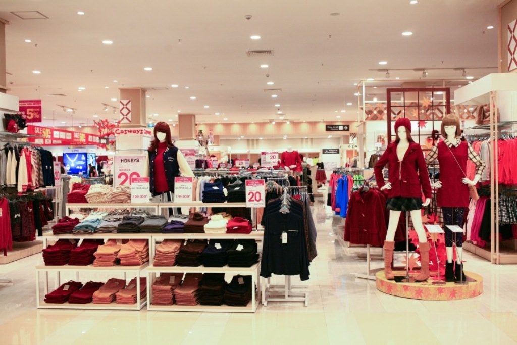 Kham pha nhung gian hang trong Aeon Mall Long Bien hinh anh