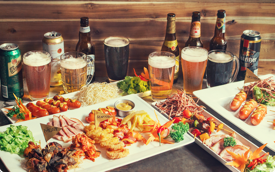 Combo bia và đồ ăn kèm tại exBEERience Fest.