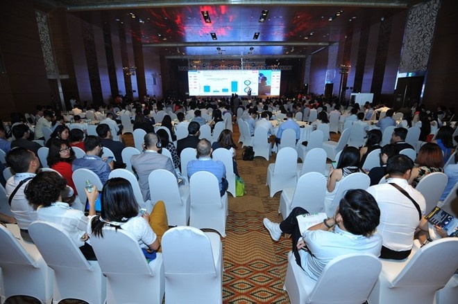 Hơn 400 nhà quản lý doanh nghiệp, chuyên gia từ các công ty hàng đầu tham gia diễn đàn.