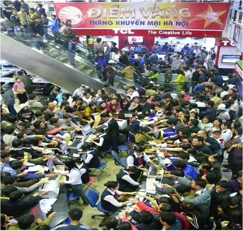 Khách hàng mua sắm đông nhưng chất lượng dịch vụ vẫn sẽ được đảm bảo.