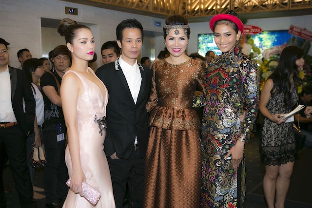 Dan sao Viet hoi tu tai 'LYNK fashion show' hinh anh
