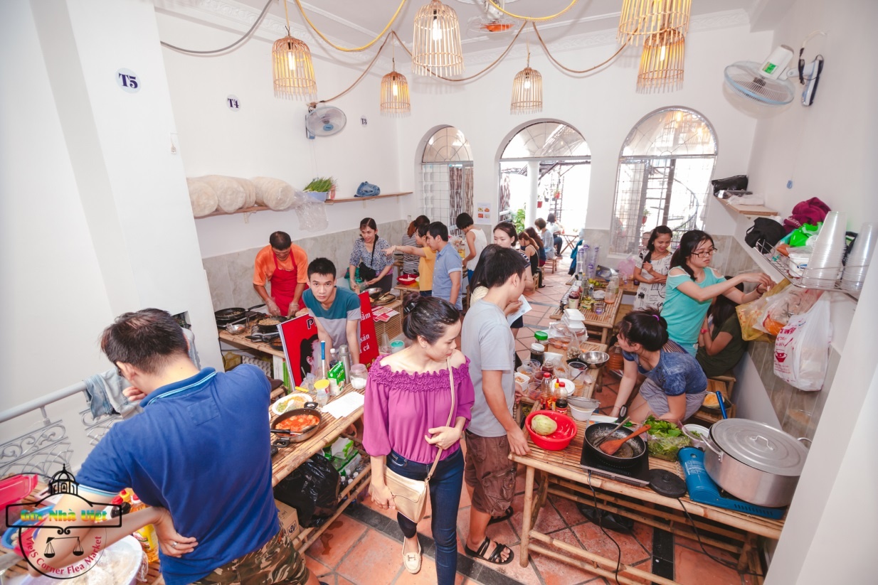 'Viets Corner Flea Market' - diem mua sam cua teen Sai thanh hinh anh