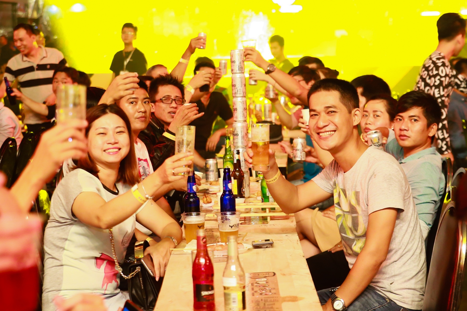 Hang nghin nguoi Sai Gon hao hung tham gia le hoi bia hinh anh