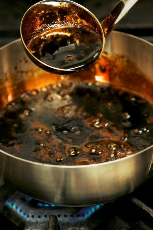 Nước sốt là phần quan trọng làm nên vị ngon của món salad.