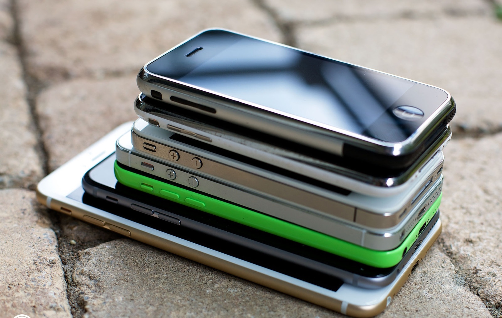 iPhone 5/5S, iPhone 6 ha gia gan 2 trieu dong hut khach hinh anh