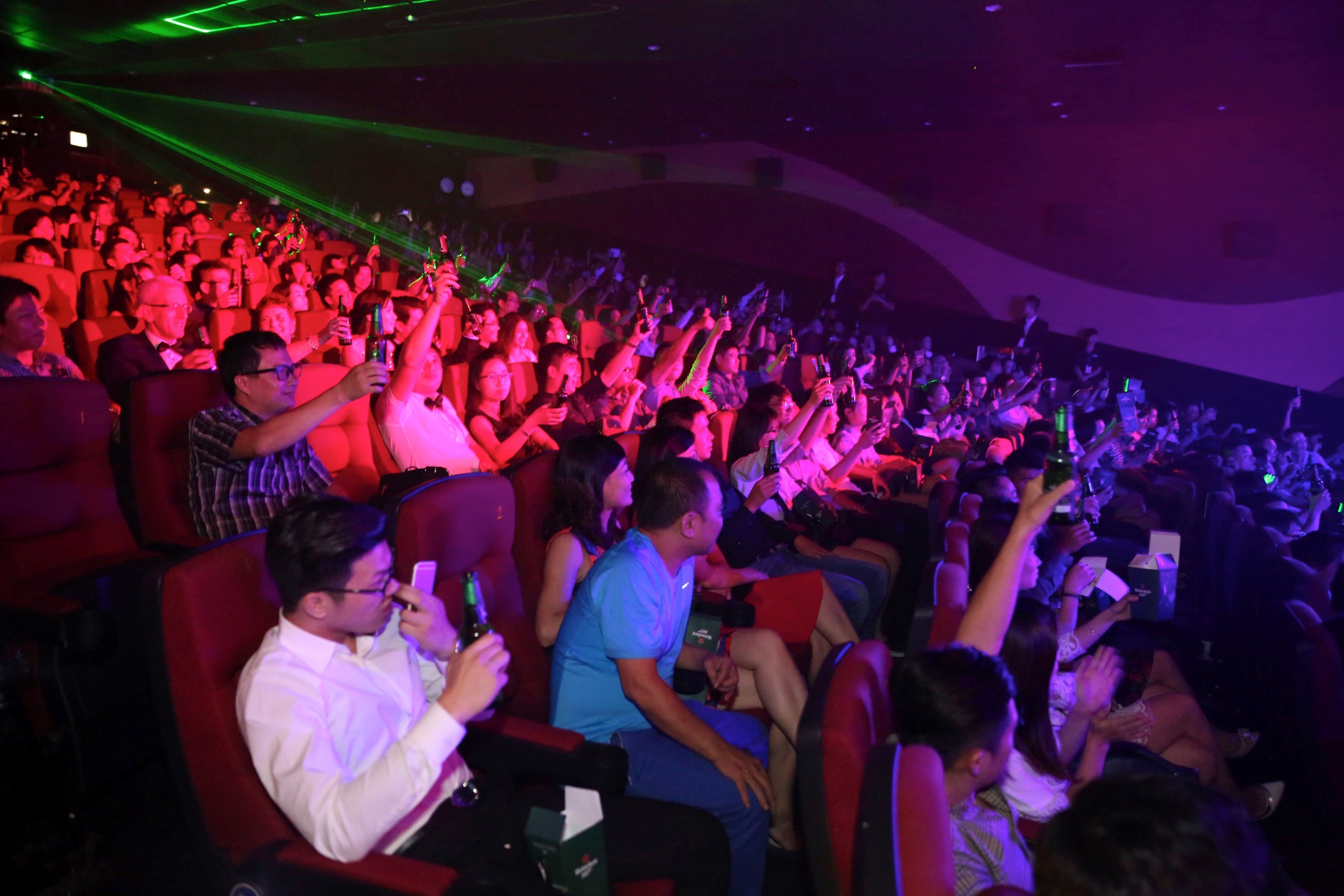 Cong nghe giup dinh vi khan gia Viet tu ben ngoai vu tru hinh anh