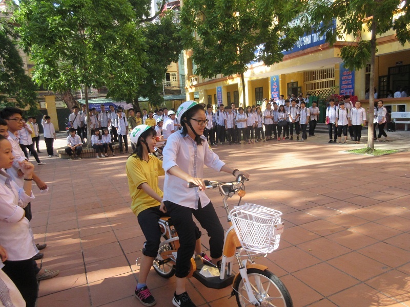 Nhằm tạo không khí thoải mái cho các bạn học sinh công ty Ngôi Sao Xanh đã tổ chức các trò chơi vui nhộn với xe đạp AIMA.