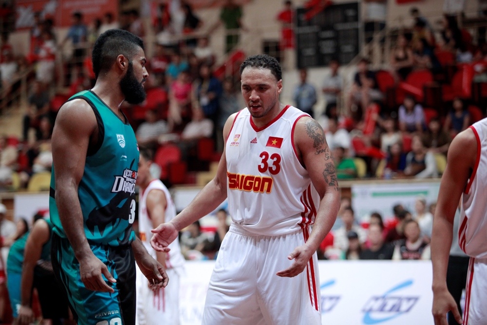 Saigon Heat gap doi thu duyen no Malaysia Dragons hinh anh