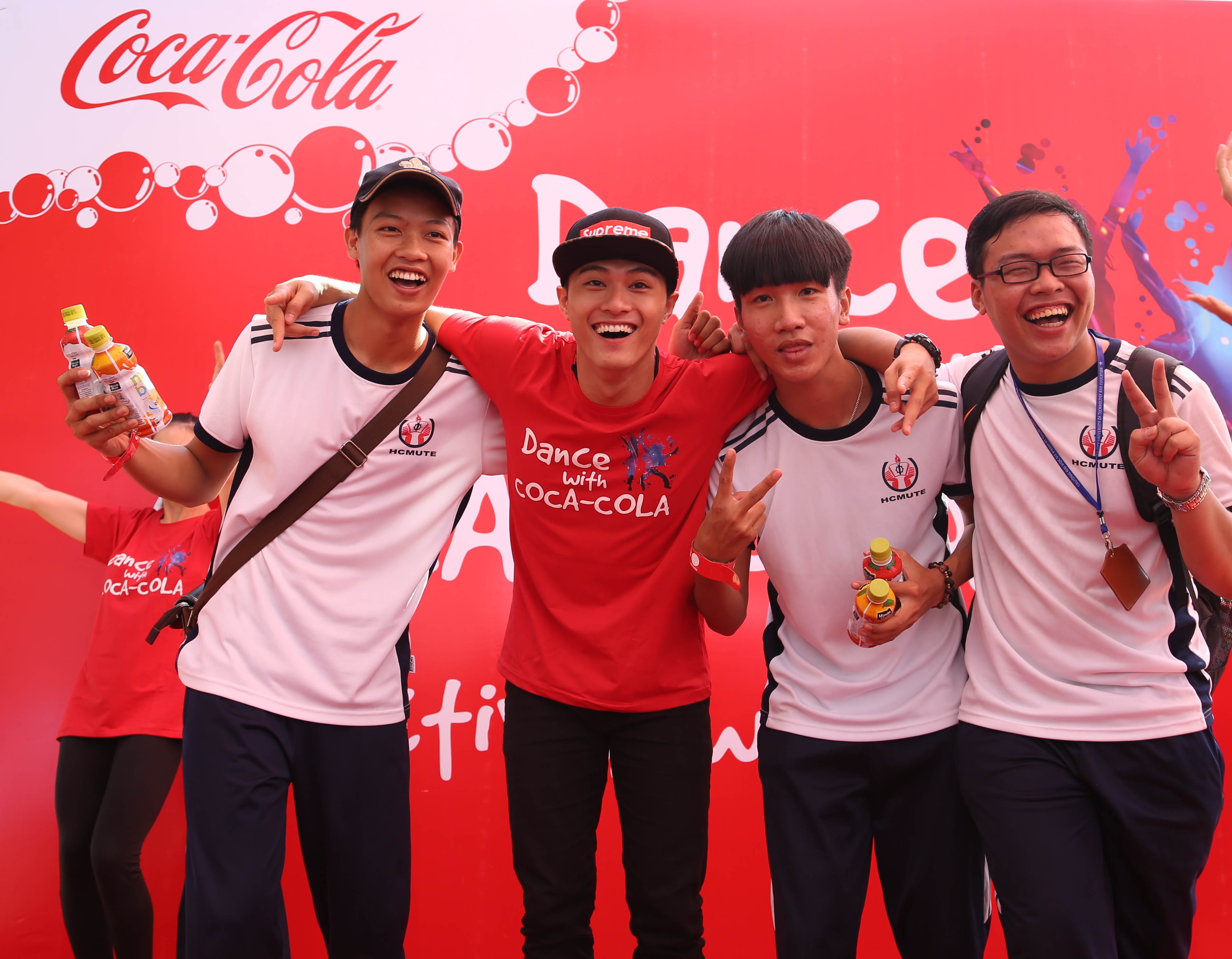 Lam Vinh Hai cuong nhiet nhay cung hang nghin ban tre hinh anh