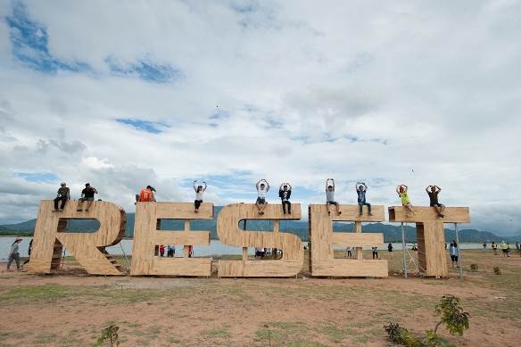 Khu vực bộ chữ “RESET” đặc biệt thu hút nhiều nhóm bạn trẻ đến chụp hình và nhảy múa. Đây là khu vực ý nghĩa và chương trình muốn nhắn gửi các bạn trẻ tham gia rằng: “Hãy sống khác, hãy làm mới mình, sống với đam mê và sẵn sàng đón nhận thách thức phía trước”.