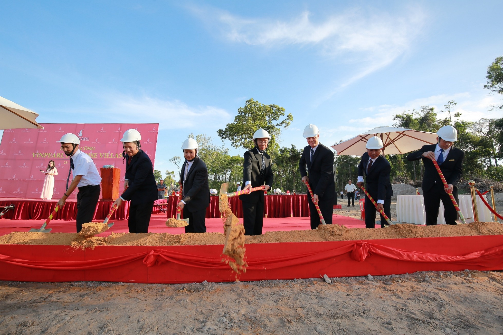 Vingroup khoi cong du an Vinpearl Paradise Villas hinh anh