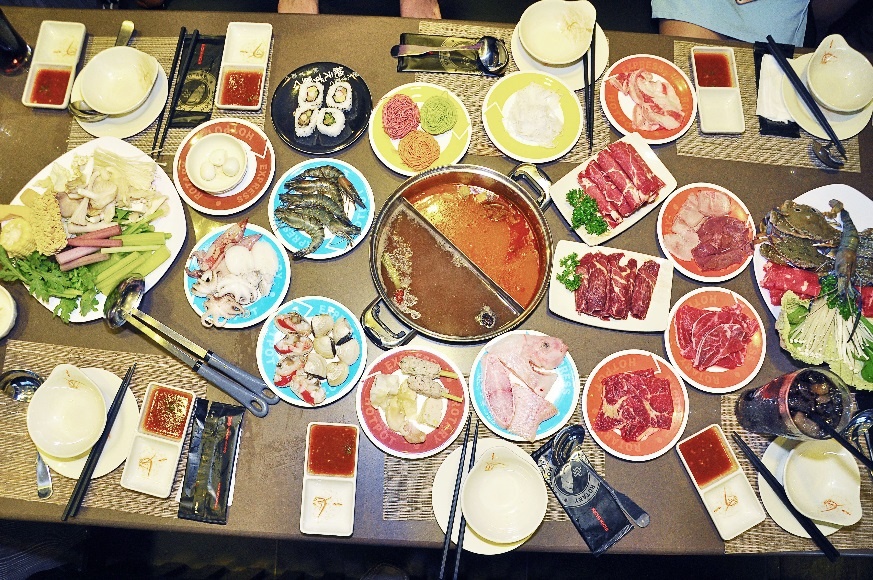 Thuong thuc Kichi Kichi va GoGi House tai Pearl Plaza hinh anh