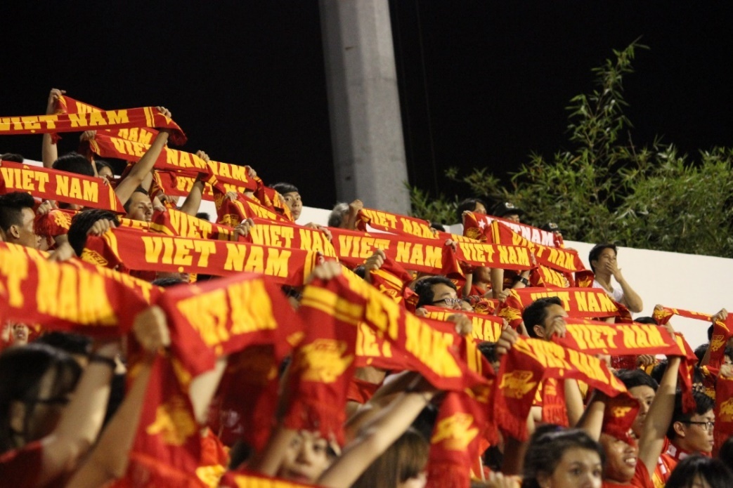 Rất nhiều cổ động viên đến sân ủng hộ U21 Việt Nam ​- đội có nòng cốt là U21 Hà Nội T&T, đương kim vô địch giải U21 quốc gia và U21 HAGL- đội sở hữu những tuyển thủ sáng giá như Công Phượng, Đông Triều…