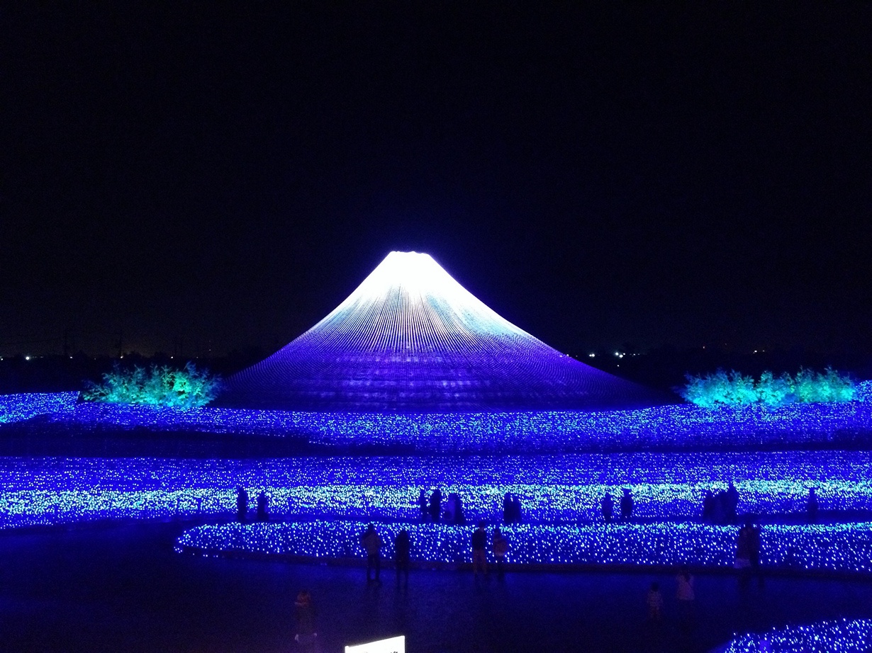 Cảnh tượng lễ hội ánh sáng vô cùng tráng lệ tại Nhật Bản