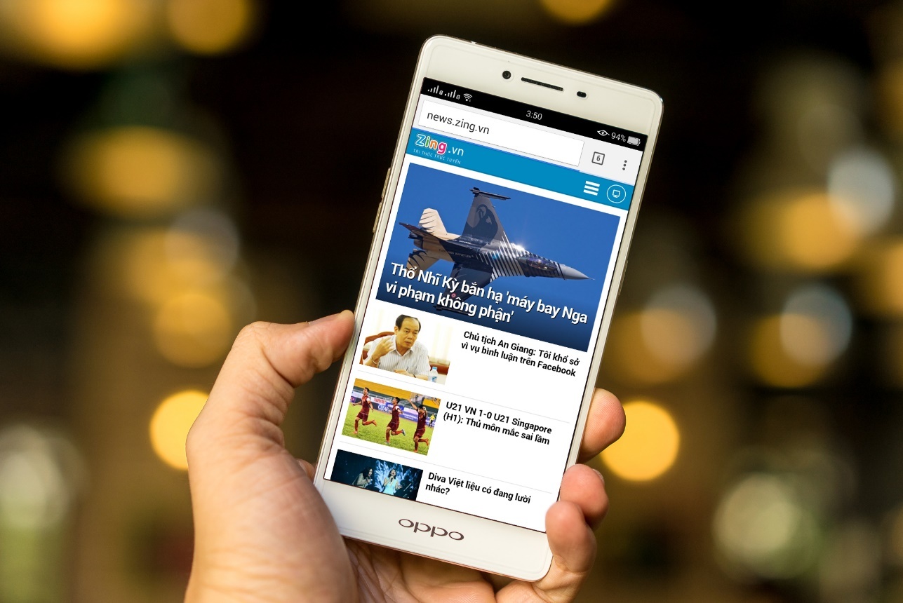 R7s sở hữu vi xử lý lõi tám với bộ nhớ trong 32 GB và RAM 4GB. Nhờ đó, máy vận hành trơn tru, mượt mà. Người dùng có thể thoải mái cài đặt ứng dụng, game và lưu trữ.