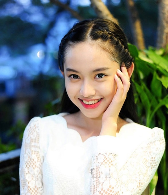  Nữ sinh 17 tuổi cho biết cô vốn yêu thích cái đẹp nên “chuyện sửa sang sớm muộn gì cũng thực hiện và không phải lo nghĩ nhiều”.