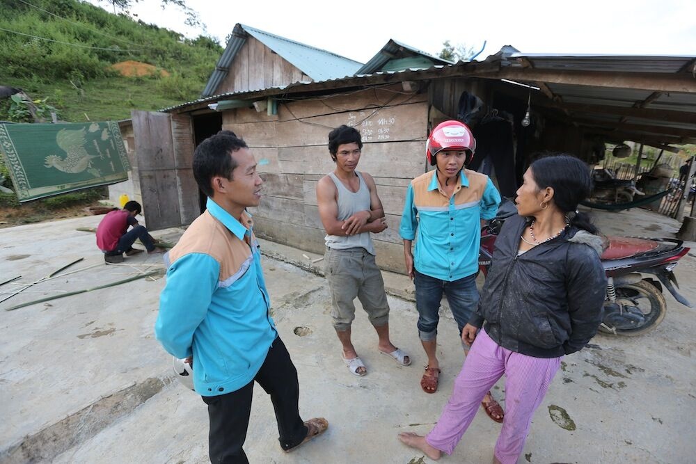 Viettel thuê nhà vợ chồng anh Alan Diết và chị Arắc Hâm ở Chơ Chun làm nơi chạy máy nổ phục vụ cho trạm phát sóng. Hàng ngày anh chị Alan đổ dầu, chạy máy nổ theo giờ quy định.