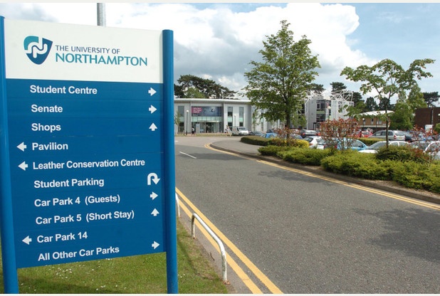 Cổng vào trung tâm sinh viên ĐH Northampton