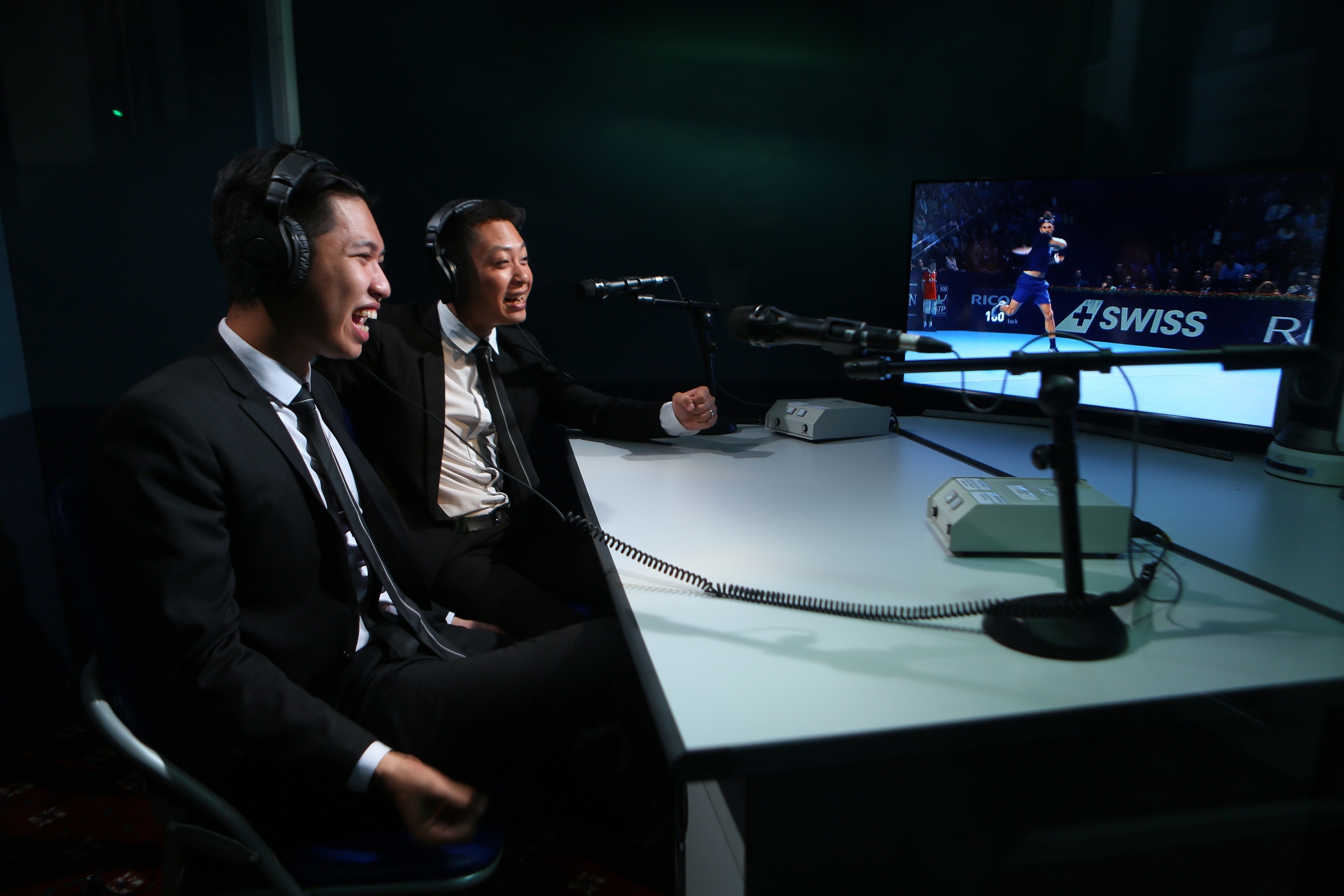       Tất cả các trận đấu ATP phát sóng trên K+ đều được tường thuật bởi 2 bình luận viên cùng lúc.