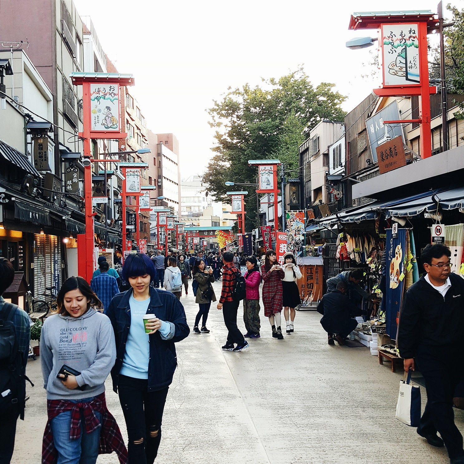    Khung cảnh nhộn nhịp ở thành phố Tokyo qua camera Galaxy S6 Edge+.