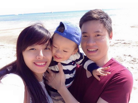 Quang Anh hạnh phúc với gia đình nhỏ của mình