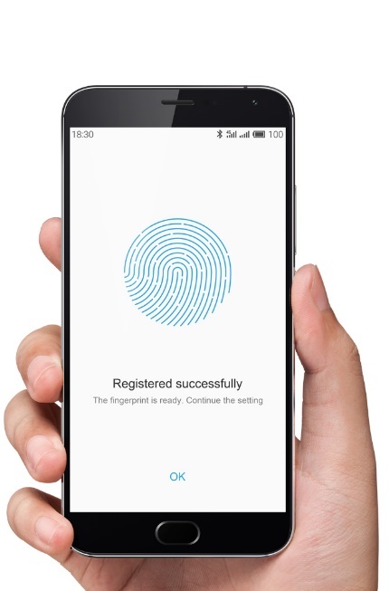 MX5 có thiết kế khung nhôm nguyên khối cùng cảm biến vân tay nhạy bén.