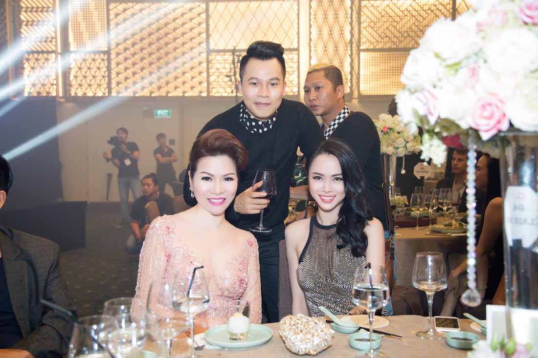 Ông trùm chân dài Vũ Khắc Tiệp cũng đến dự sự kiện.