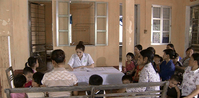 Tam huyet giup tre em Viet thoat suy dinh duong thap coi hinh anh