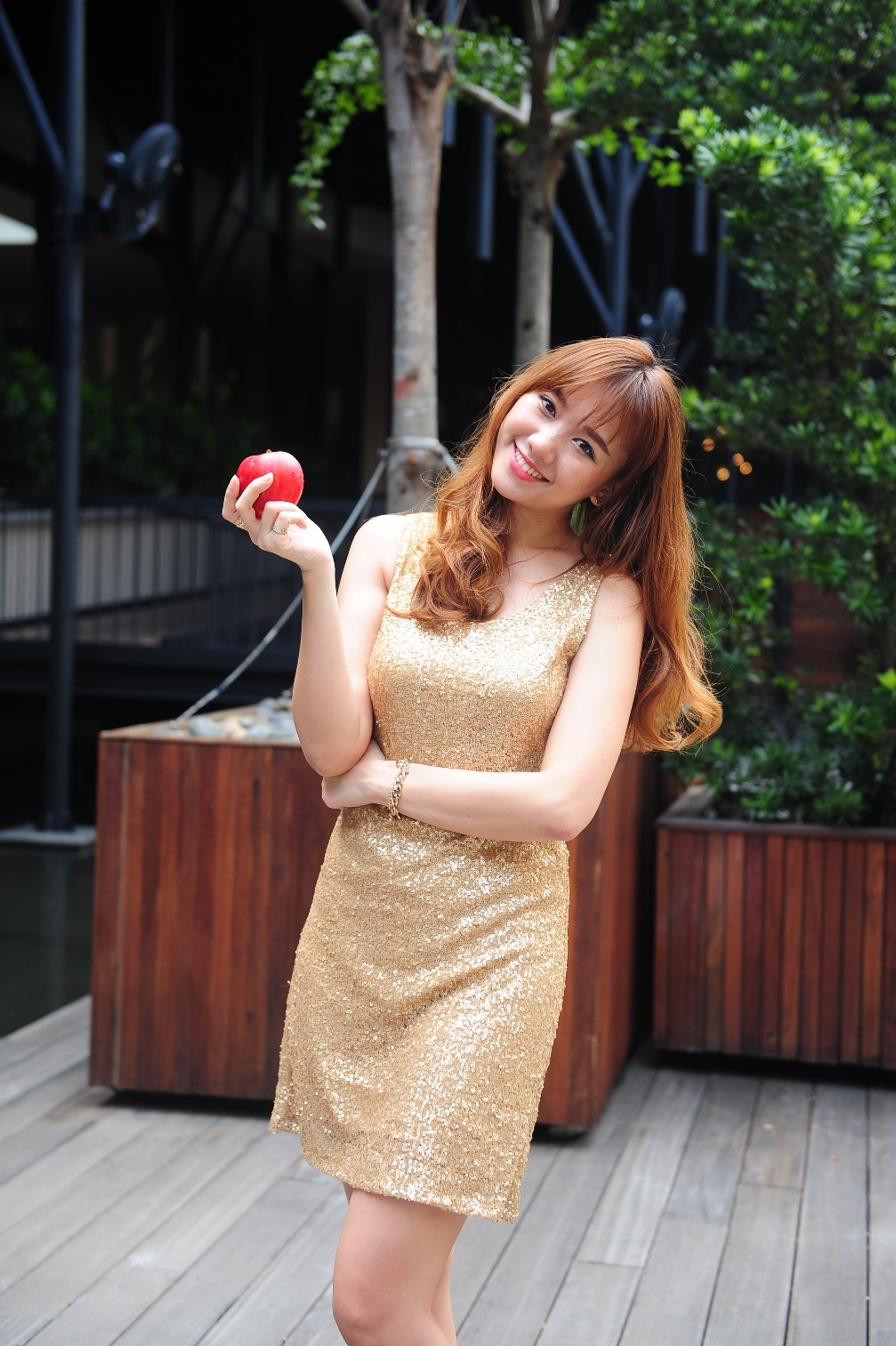 Hari Won có sở thích ăn táo mỗi ngày.