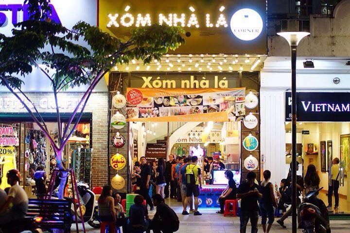 Thuong thuc am thuc an vat tren pho di bo Nguyen Hue hinh anh