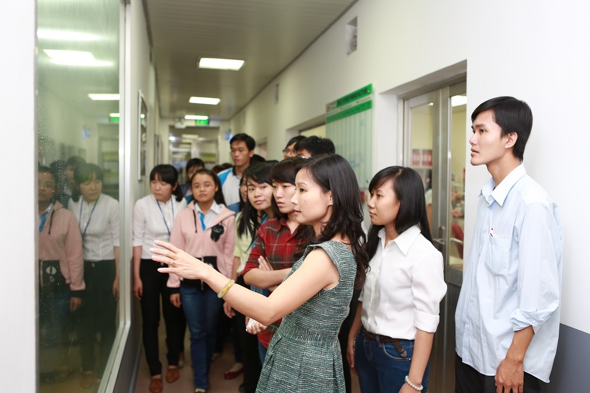          Một buổi tham quan của sinh viên tại Coca-Cola.   
