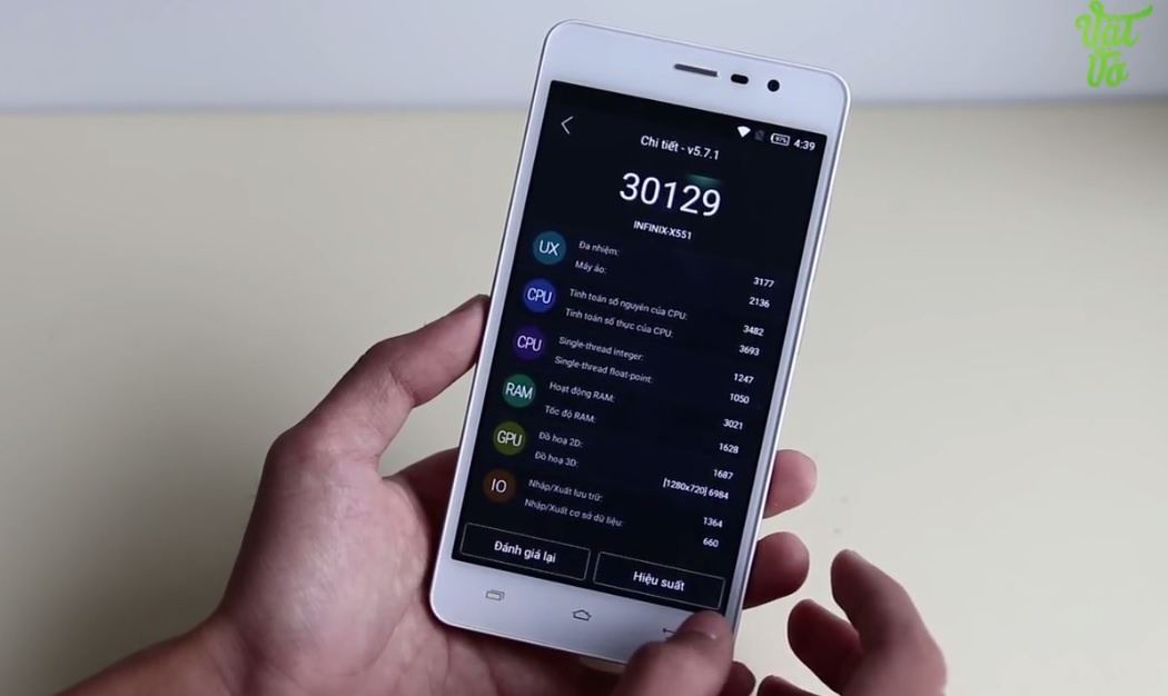 Trang review uy tín Vật Vờ cũng đưa ra những đánh giá khá tốt khi smartphone đạt điểm test về hiệu năng trên Antutu Benchmark trên 30.000 điểm.