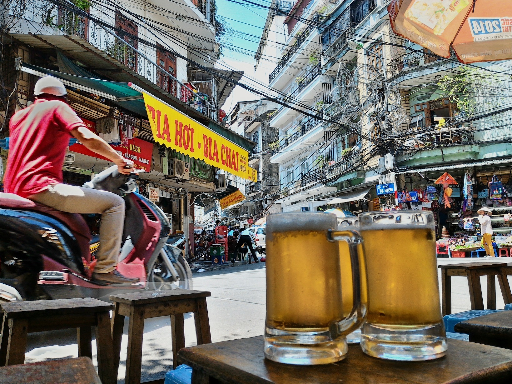 Một góc phố cổ chân thật, sinh động khi được chụp bằng chế độ HDR.