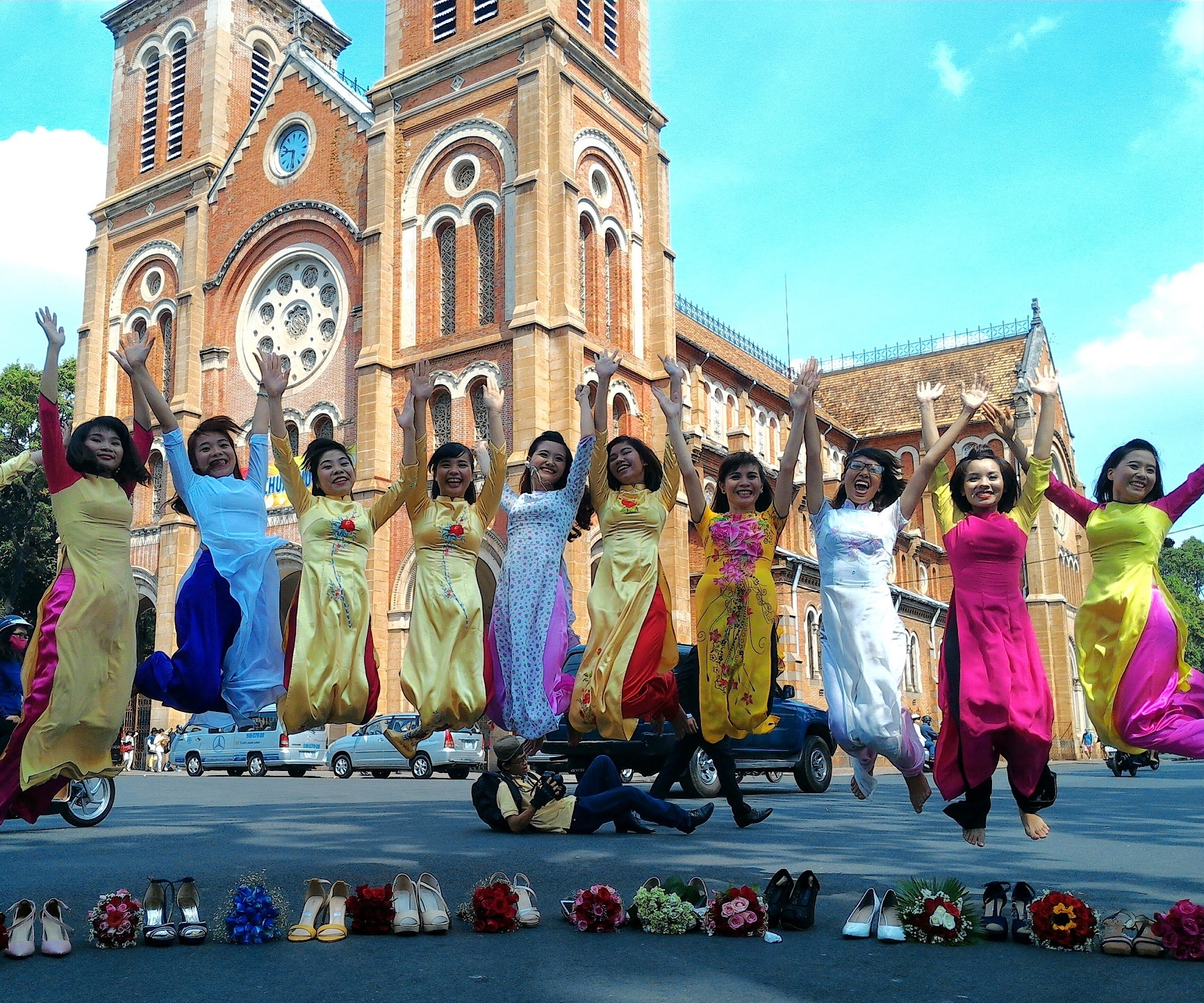 Thiếu nữ Sài Gòn tươi trẻ, tràn đầy sức sống khi được chụp bằng chế độ Beautification. 