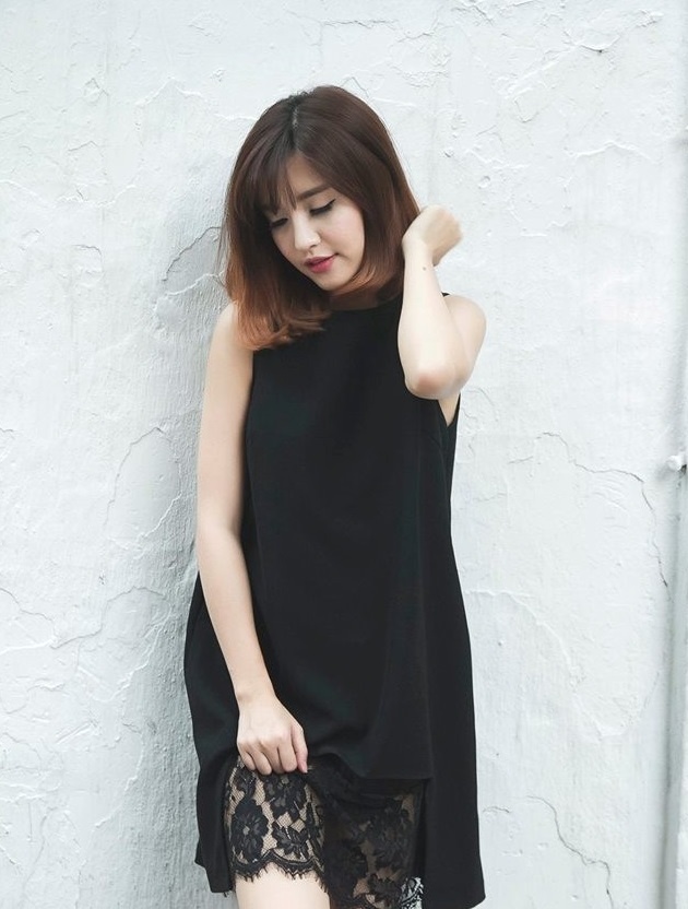 Bên cạnh những bản pop ballad ngọt ngào, Bích Phương còn được yêu thích bởi hình ảnh dịu dàng, nữ tính.