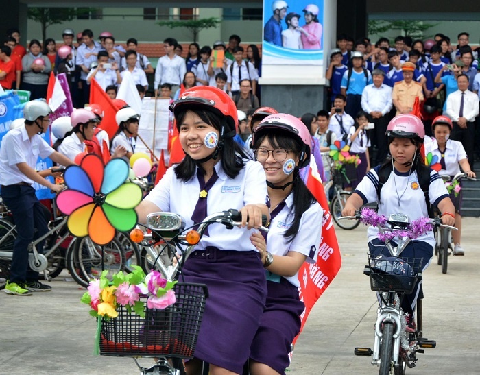 Cac hoat dong giup ban tre nam luat ATGT hinh anh