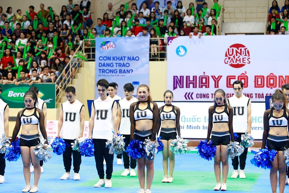 ĐH Quốc tế ĐHQG TP HCM với các tài năng từ nhảy đối kháng như Lê Ngọc Trân (giữa) đã thể hiện sự vượt trội từ vòng đấu loại cho tới VCK toàn quốc của UniGames 2015.