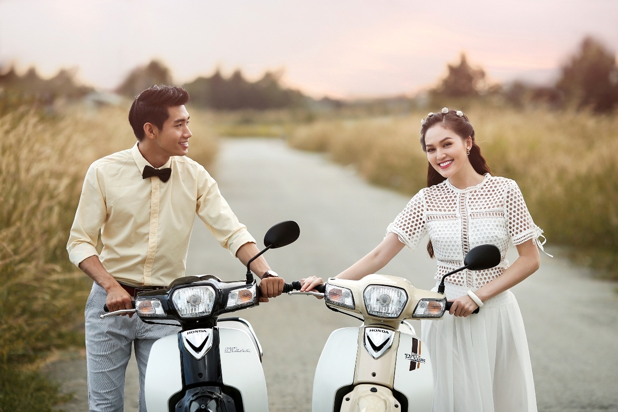 Quang Dang nam tinh ben Hye Tran voi Super Dream hinh anh