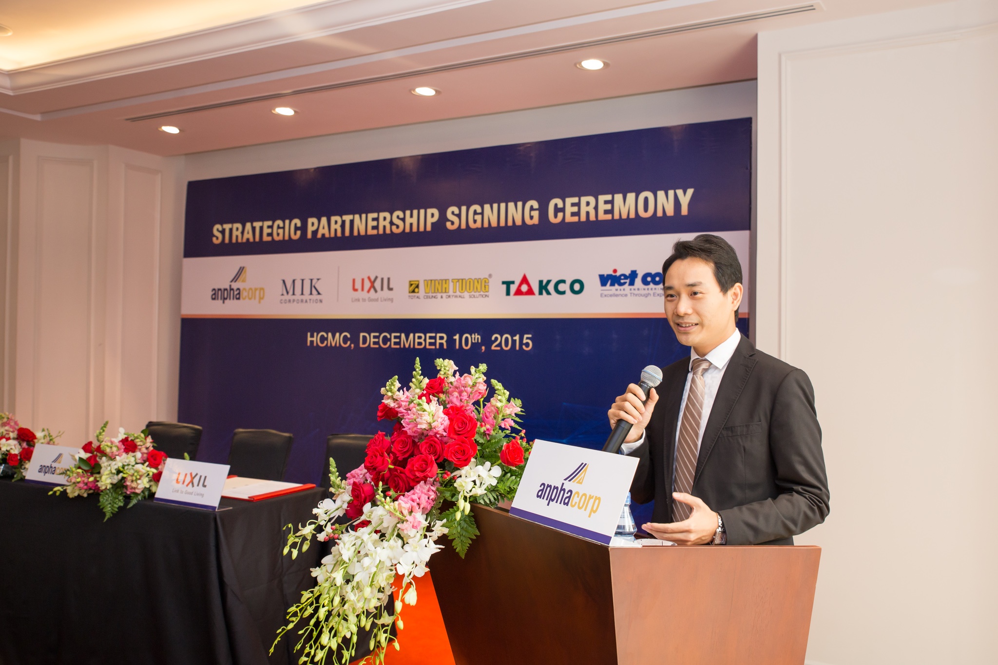 AnphaCorp va MIK bat tay hop tac voi Lixil International hinh anh