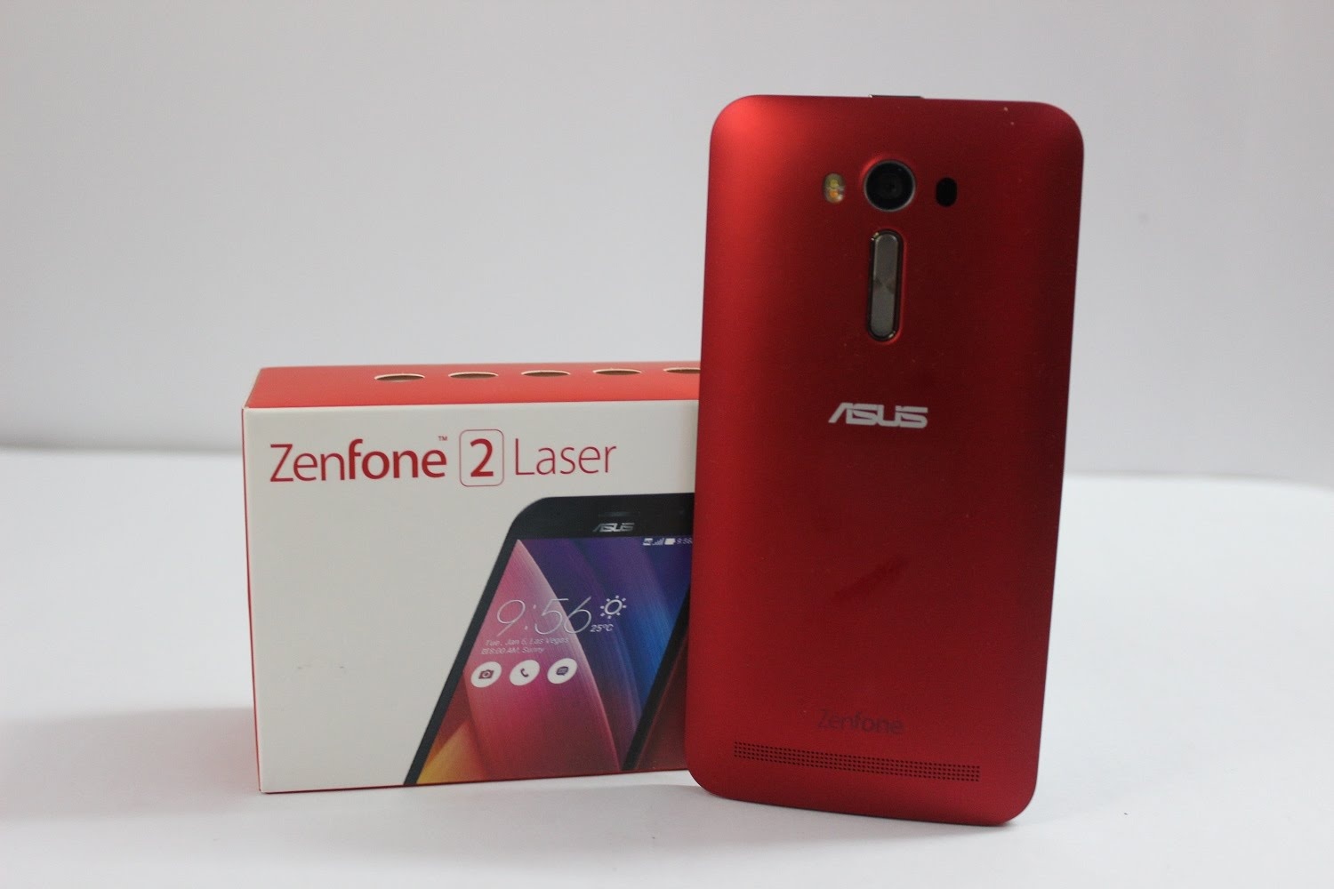 4 yeu to giup ASUS ZenFone 2 Laser ‘vuot mat’ ZenFone 5 hinh anh