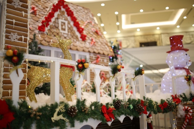 Ở châu Âu, ngôi nhà bánh gừng từ lâu đã trở thành món quà truyền thống nuôi dưỡng ước mơ của trẻ nhỏ vào dịp lễ cuối năm.