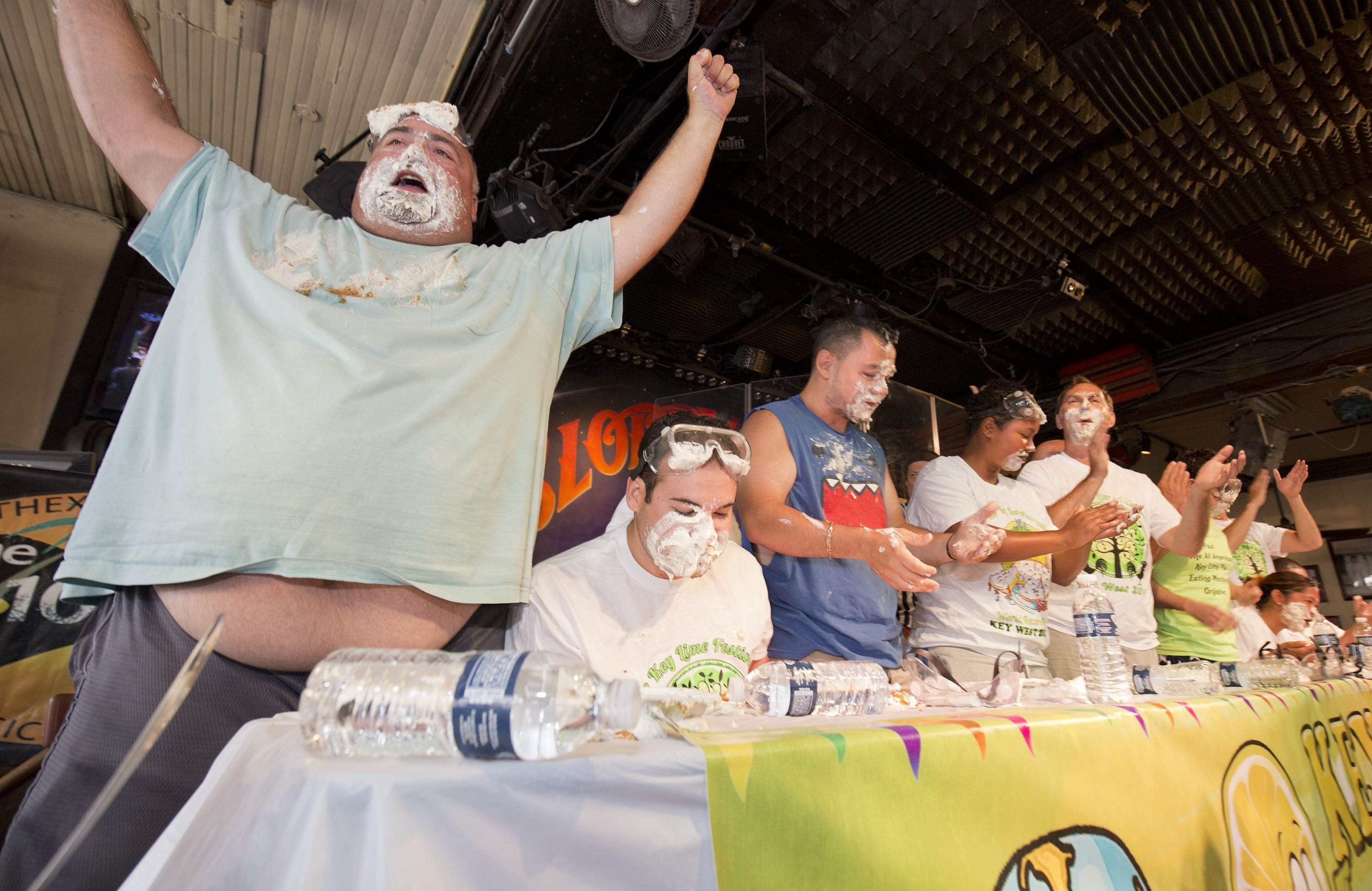 Cuoc thi 'An cang nhanh - rinh thuong cang lon' hut ban tre hinh anh