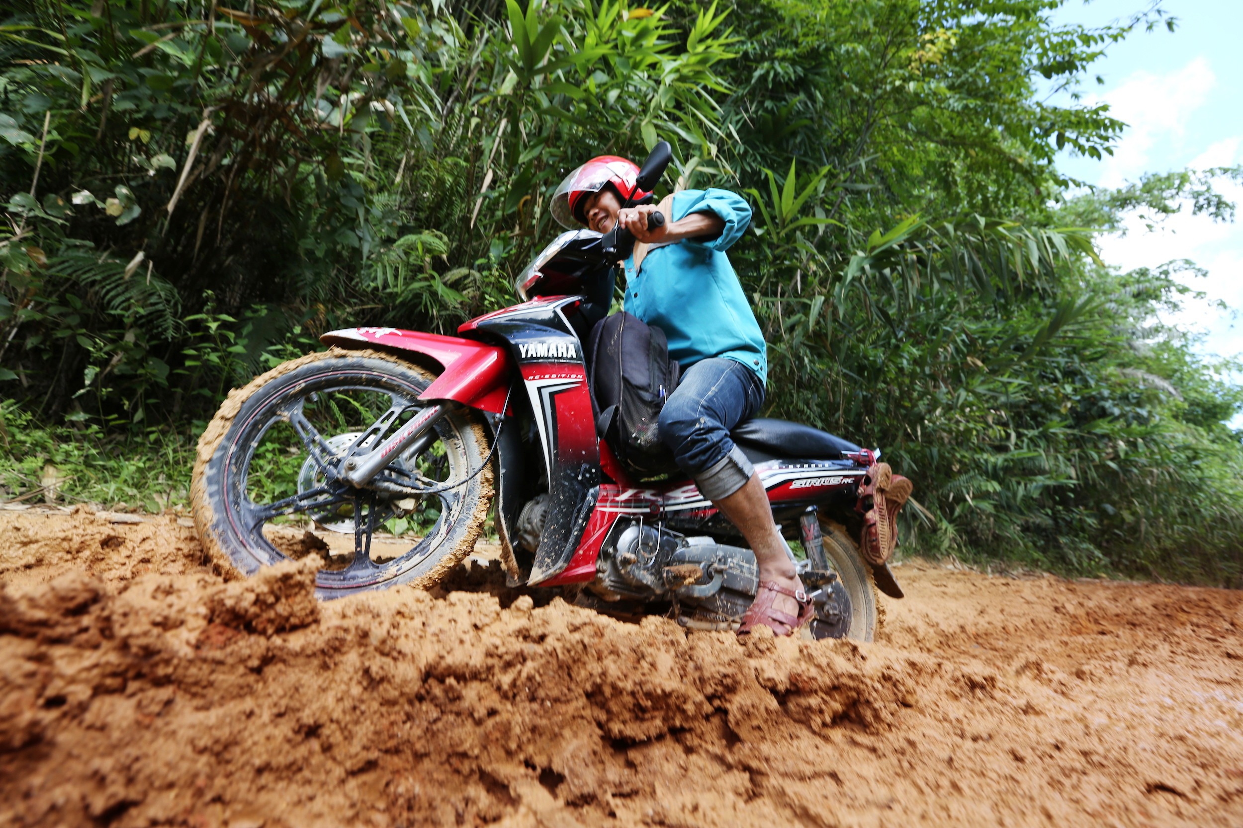 Nguoi giu song di dong o ban ngheo khong dien hinh anh