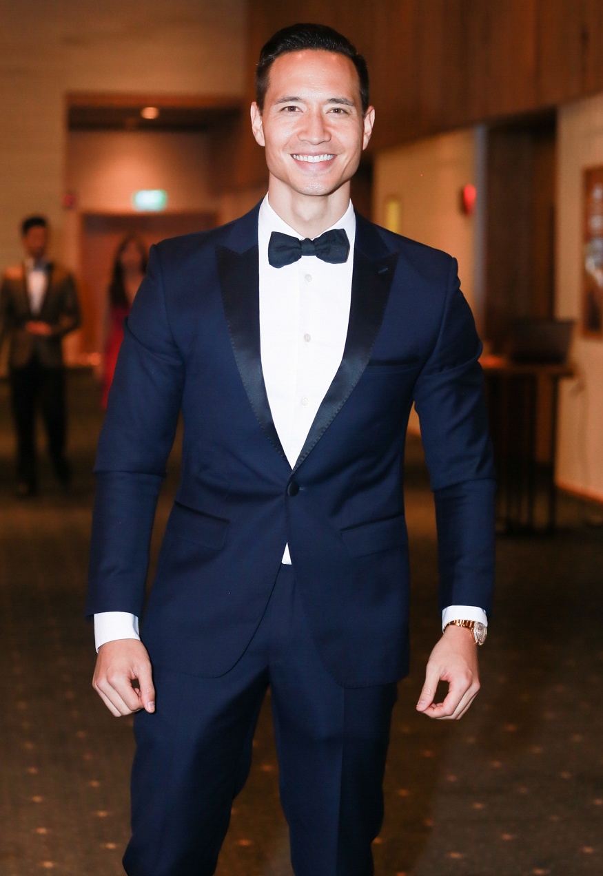 Cùng tham dự sự kiện với Thanh Hằng, Phillip Nguyễn là nam diễn viên Kim Lý. Anh tiếp tục đốn tim fan nữ bằng gương mặt điển trai và phong thái nam tính.