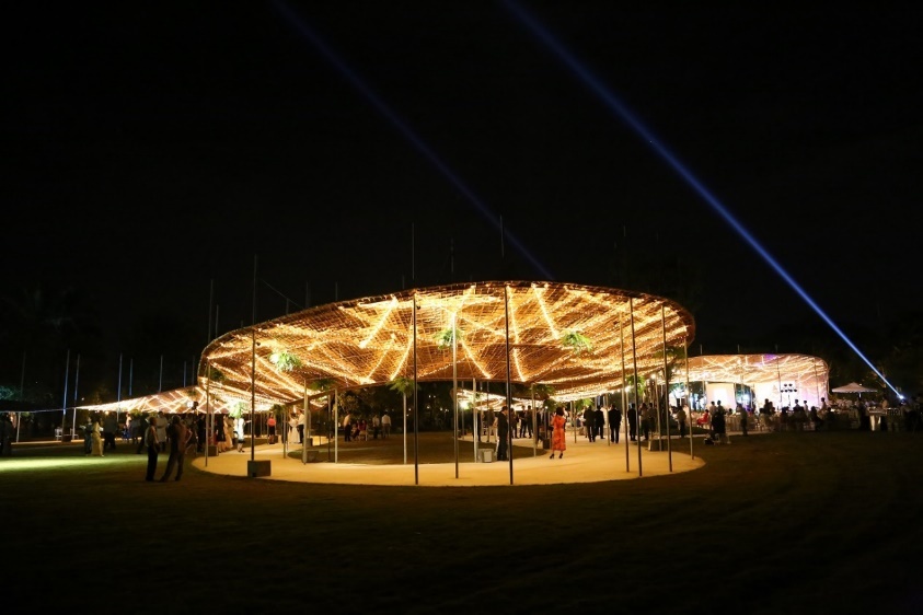 Ngày hội Giáng sinh gia đình được tổ chức trong công viên Mùa Xuân rộng 3 ha của Ecopark, hứa hẹn mang tới cho du khách một Giáng sinh đậm chất châu Âu giữa lòng Hà Nội.